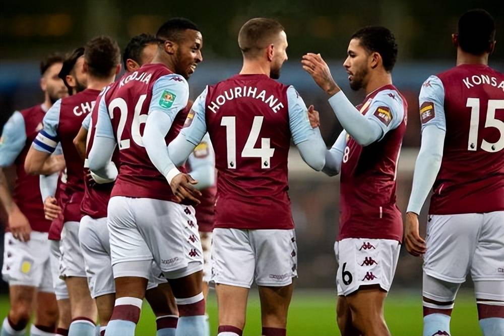 罗体：那不勒斯优先考虑在冬窗租借球员，但要先卖掉一些球员（罗体：那不勒斯冬窗引援以租借为主，需先出售部分球员）