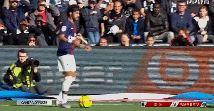 阿森纳3-1拜仁，廷贝尔、马杜埃凯、马丁内利破门，诺伊尔送礼