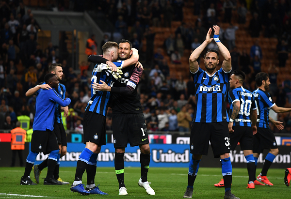 莫斯克拉手球送点，曼联获关键判罚