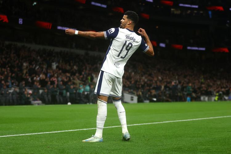 邮报：曼联计划明年夏天在北欧与雷克瑟姆进行季前友谊赛