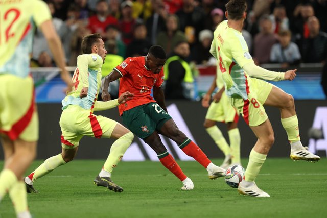 DO：拜仁及多家德甲&英超俱乐部正在关注法鹰中场拉尔森