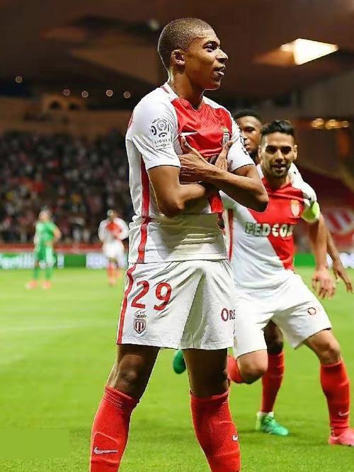 足球门将的心理压力解析