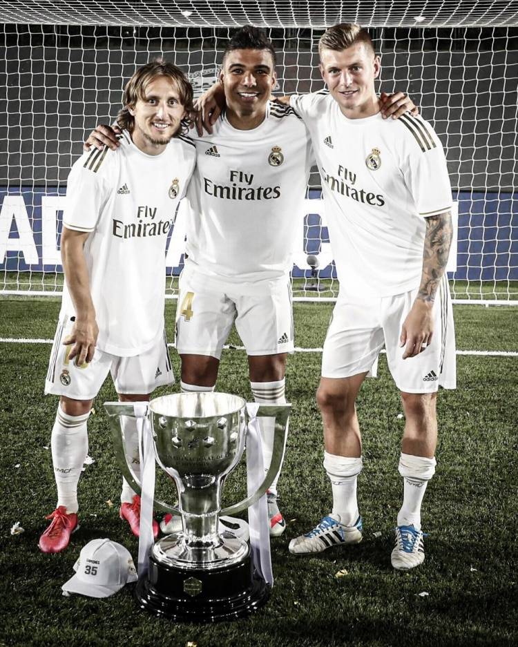 东体：申花踢广岛将沿用433阵型，斯卢茨基并非只会442菱形