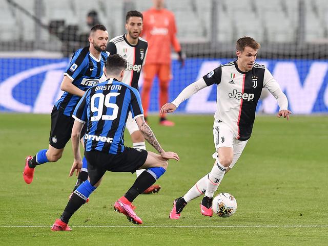 韩鹏：1500分对俱乐部有意义，卡扎伊什维利的金靴也重要（韩鹏谈球队目标：俱乐部1500分意义重大，卡扎伊什维利冲金靴同样关键）