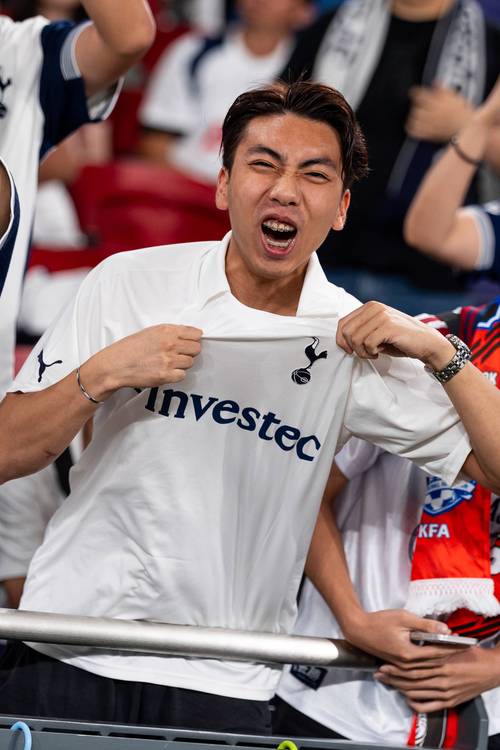 阿森纳欧冠小组／联赛阶段取得10连胜，仅次于拜仁和利物浦（阿森纳欧冠小组赛与联赛豪取10连胜，仅逊拜仁与利物浦）