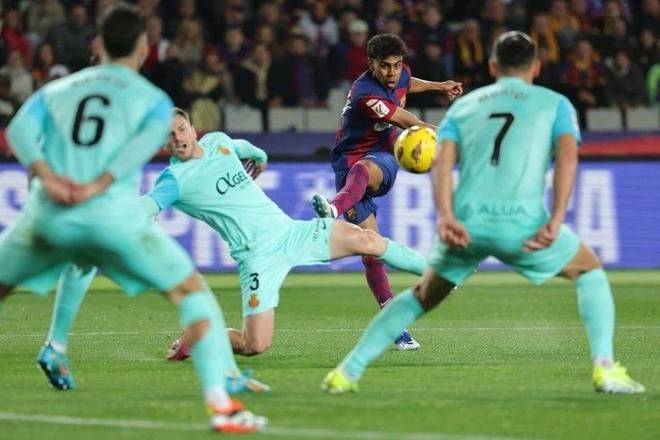 凯恩：基于出色开局，冲击莱万单赛季德甲41球是可以实现的（凯恩：凭借强势开局，冲击莱万德甲单季41球纪录完全可行）