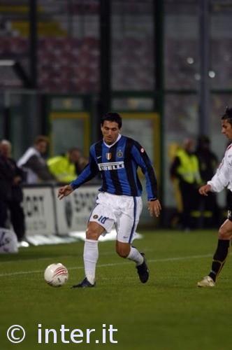 欧联杯 - 萨尔茨堡红牛对阵前进之鹰（欧联杯：萨尔茨堡红牛迎战前进之鹰）