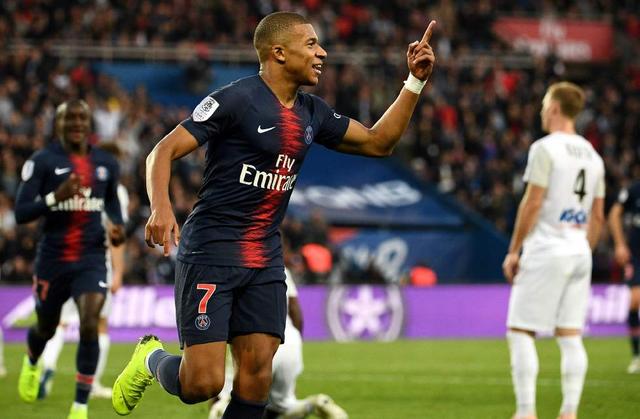 帮助里昂渡过财政危机！卖曼城3650万，前里昂主席：谢尔基原本1500万就能离队（为解里昂财困：3650万卖给曼城，前主席称谢尔基曾1500万可离队）